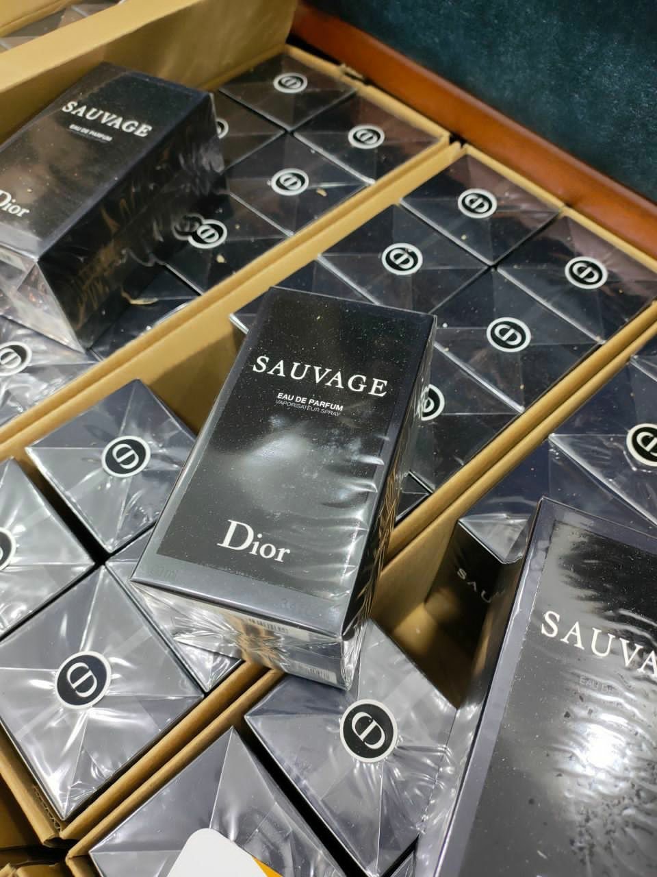 Authentic perfumes Pallets