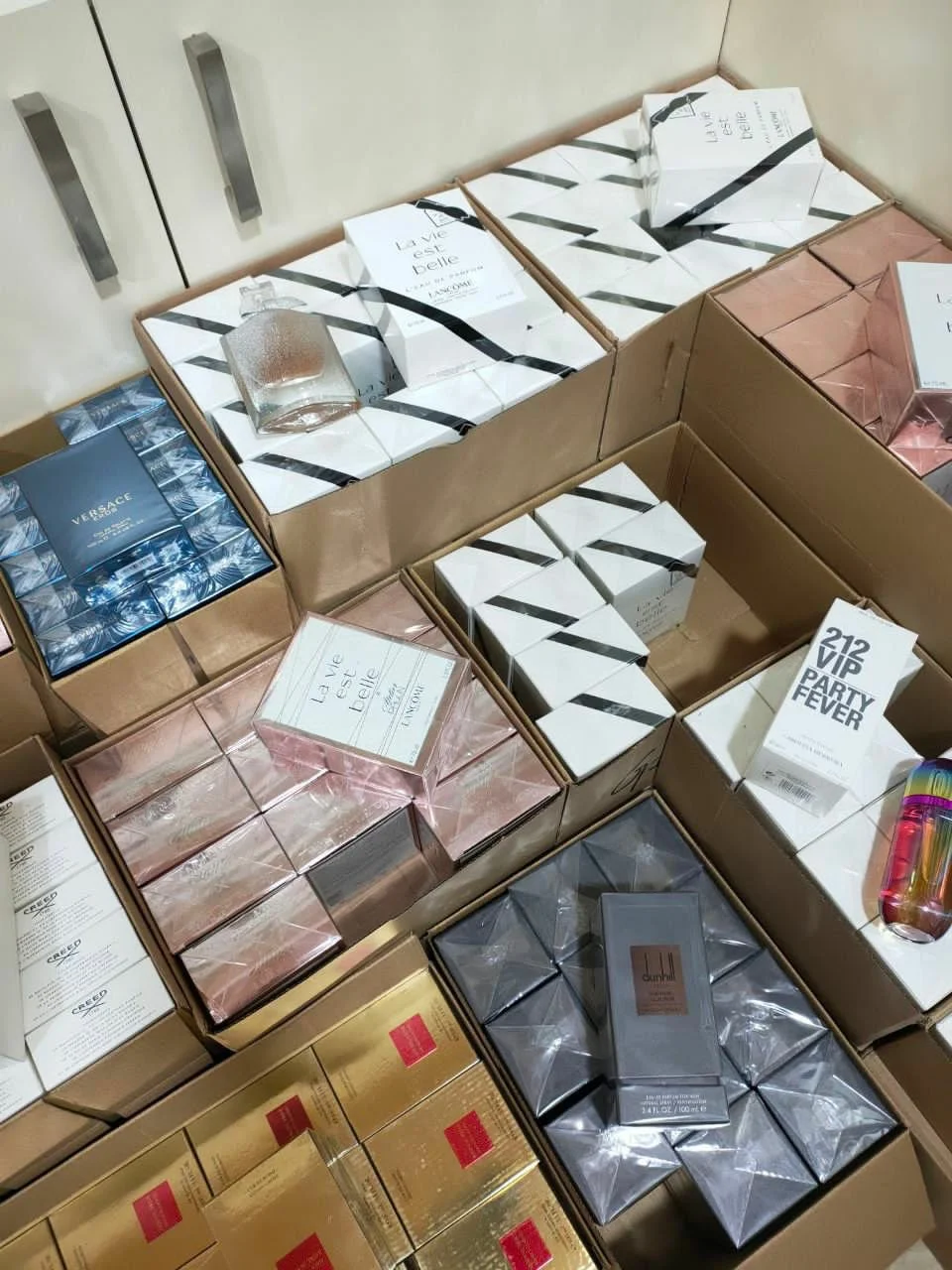 Authentic perfumes Pallets - Image 2