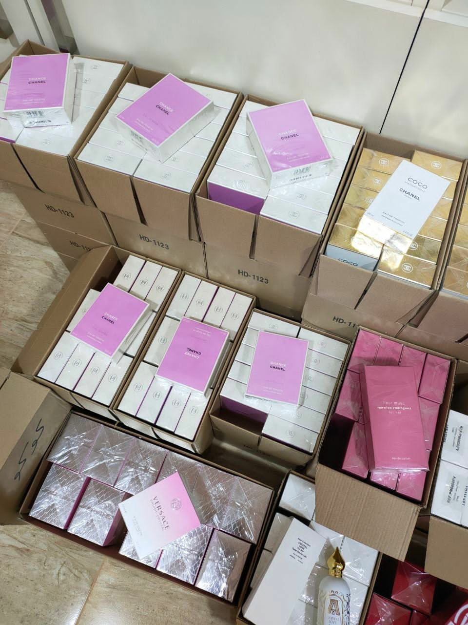 Authentic perfumes Pallets - Image 4