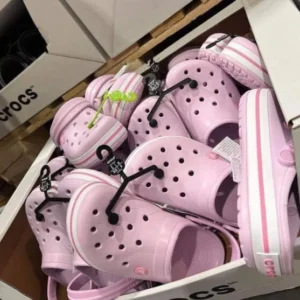 Wholesale Crocs Liquidation Pallet (100–320 Pairs)